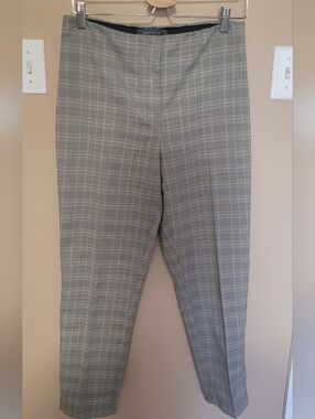 💜2 for $10💜 Bundle and save Grey Plaid Straight-Leg Dress Pants